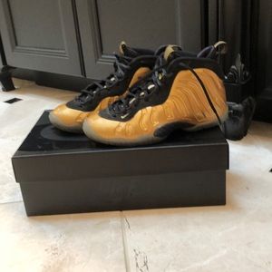 Nike little posit one GS